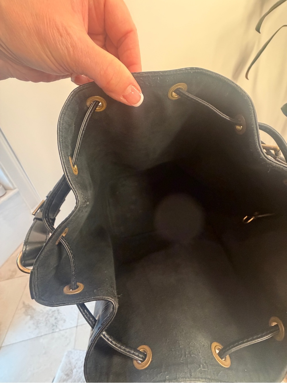 Louis Vuitton Epi Noe Black Bucket Bag, Shoulder Bag - Picture 12 of 15